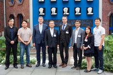 Die koreanische Delegation wurde durch Dr. van Betteray (3. v.l.), Vice President der CSB-System AG in Geilenkirchen begrüßt. 