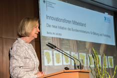 Bundesforschungsministerin Johanna Wanka startet die Initiative „Innovationsforen Mittelstand”