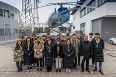 Die südkoreanische Studentendelegation zu Besuch bei Airbus Helicopters in Donauwörth.