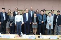BioM und Medicen mit den Teilnehmern des Start-Smart.Global Projekts bei der Chuncheon BioIndustry Foundation, Korea.