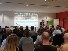 Julia Schaft (BioRN) und André H.R. Domin (Heidelberg Startup Partners and Technology Park Heidelberg) eröffneten die Veranstaltung.