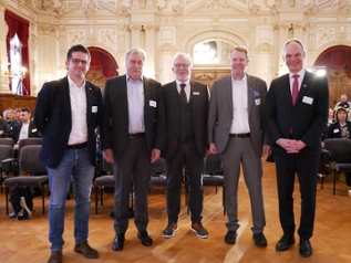 Von links nach rechts: Prof. Sebastian Lehnhoff, Dietmar Schütz, Roland Hentschel, Dr. Magnus Buhlert, Prof. Ralph Bruder